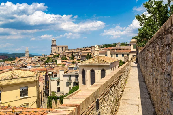 Girona panoramik manzaralı