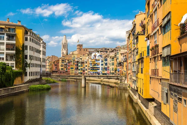 Girona renkli evleri