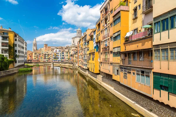 Case colorate a Girona — Foto Stock