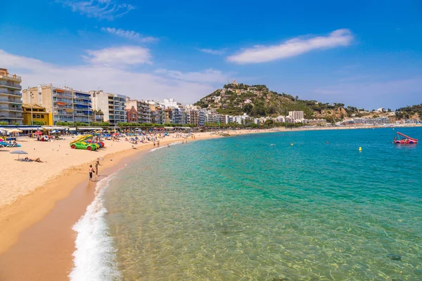 insanlar Beach deki Blanes tadını çıkarın