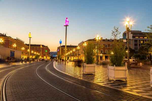 Massena yer meydanda güzel