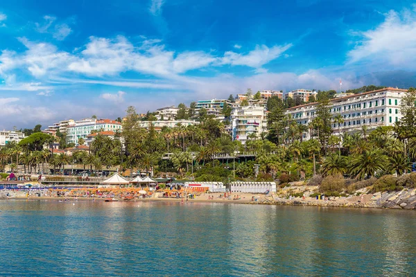 Costa mediterrânea em San Remo — Fotografia de Stock