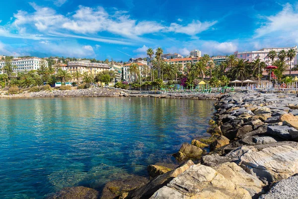 Mittelmeerküste in San Remo — Stockfoto