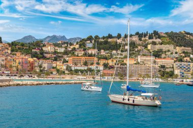 Renkli tarihi kent merkezine ve Menton Beach'de