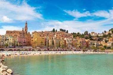 Renkli tarihi kent merkezine ve Menton Beach'de
