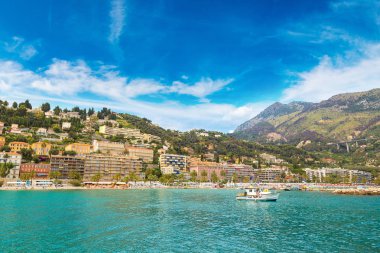 Renkli tarihi kent merkezine ve Menton Beach'de