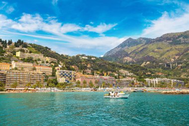 Renkli tarihi kent merkezine ve Menton Beach'de
