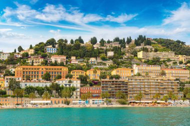 Renkli tarihi kent merkezine ve Menton Beach'de