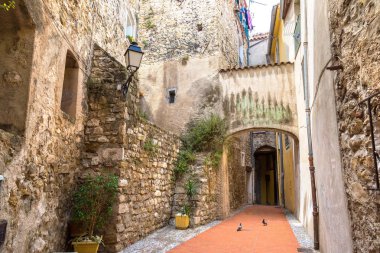 Menton eski dar sokak