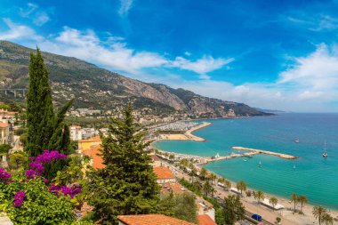Bir Menton panoramik görünüm