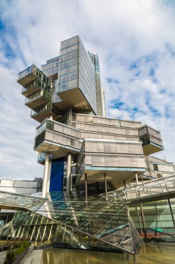 Hannover'da modern gökdelen