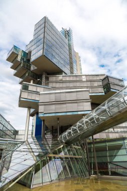 Hannover'da modern gökdelen