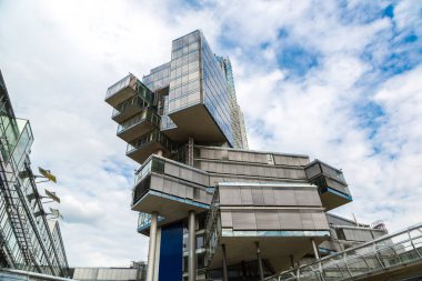 Hannover'da modern gökdelen