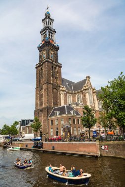 Batı Kilisesi (Westerkerk) ve kanal