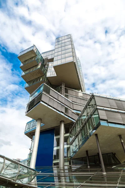 Arranha-céu moderno em Hannover — Fotografia de Stock