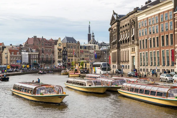 Vue sur le canal d'Amsterdam — Photo