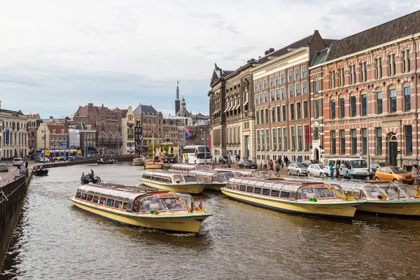 Vue sur le canal d'Amsterdam — Photo