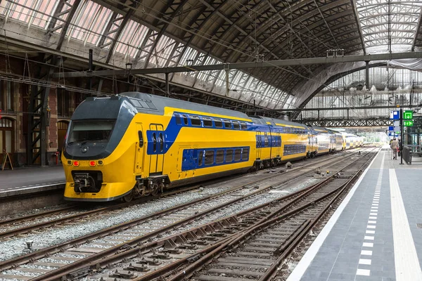 Centraal station in Amsterdam — Stockfoto