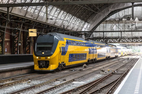 Central train station in Amsterdam — Stock Photo, Image