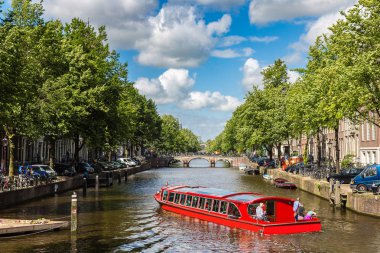 Amsterdam kanalda görüntüleyin