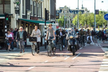İnsanlar binicilik bisiklet Amsterdam