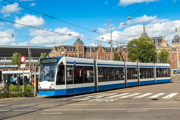 Miejski tramwaj w Amsterdamie — Zdjęcie stockowe