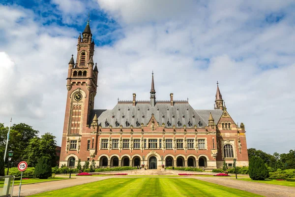 Vredespaleis in Den Haag — Stockfoto