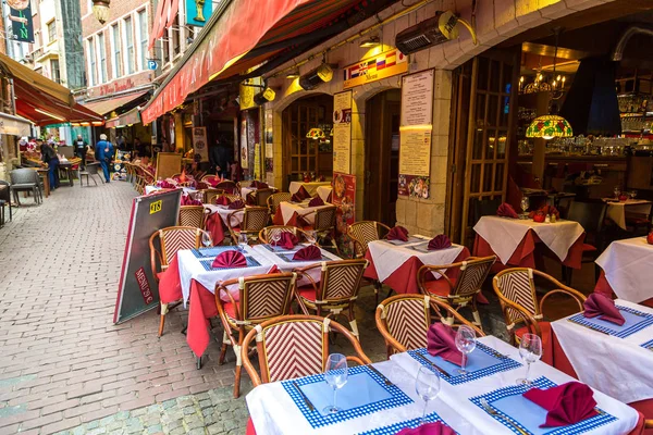 Ресторан в исторической части Брюсселя — стоковое фото