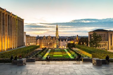 Brüksel Cityscape akşam