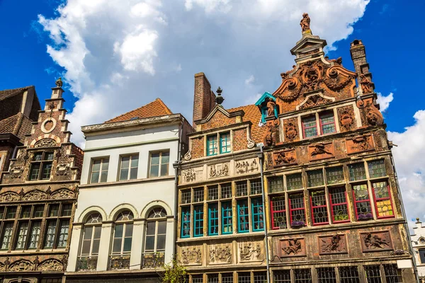 Fachada de casa antigua en Gent — Foto de Stock