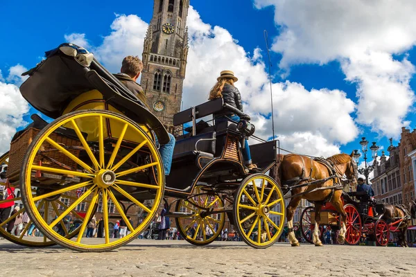 Carruagem de cavalo em Bruges — Fotografia de Stock