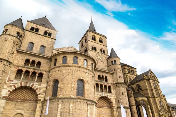 Trier Katedrali üzerinde göster — Stok fotoğraf