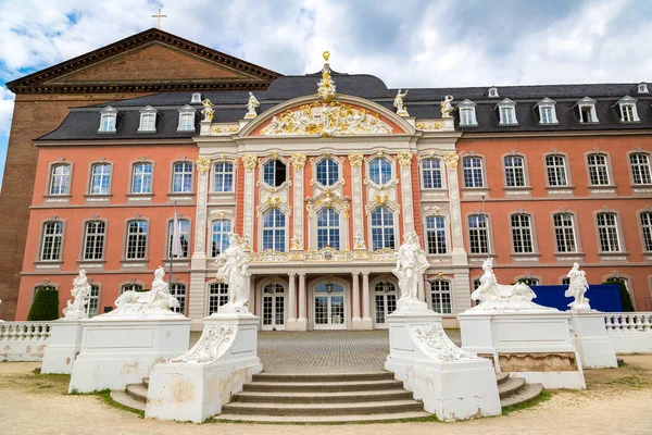 Väljarna Palace i Trier — Stockfoto
