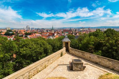 Kale Petersberg Erfurt üzerinde üzerinden görüntülemek