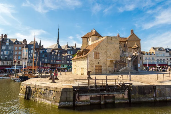 Edificio de tenencia en Honfleur — Foto de Stock