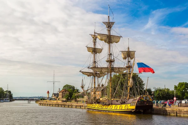 Wooden sailing ship in Honfleur — Stock Photo, Image