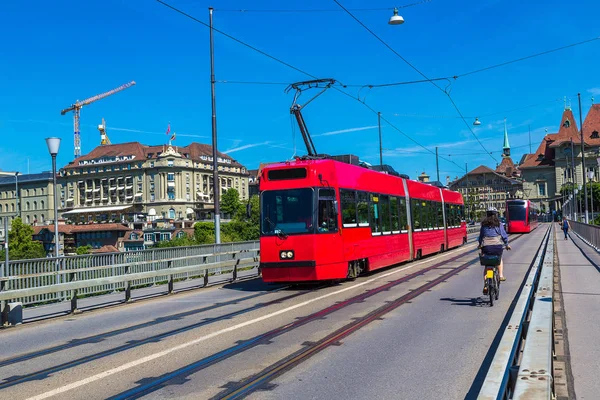 Modern şehir tramvay Bern