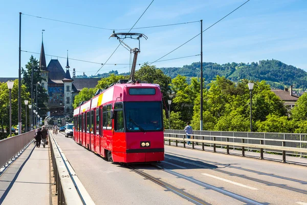 Eléctrico da cidade moderna em Berna — Fotografia de Stock