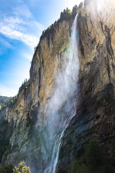 Staubbach vattenfall i Lauterbrunnen Valley — Stockfoto