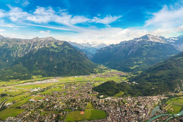 Vue aérienne panoramique d'Interlaken — Photo