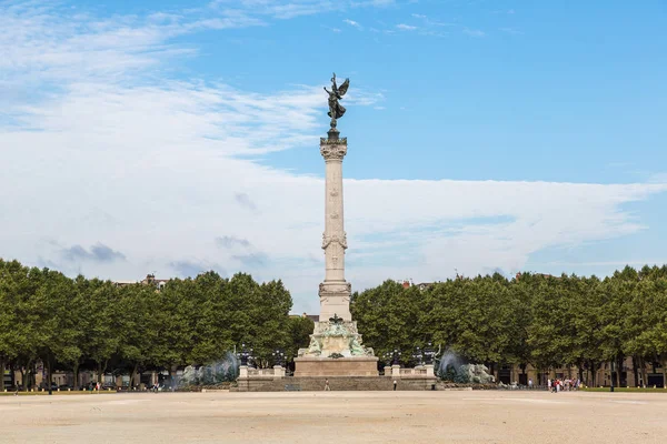 Denkmal aux girondins auf dem Fünffach-Platz — Stockfoto