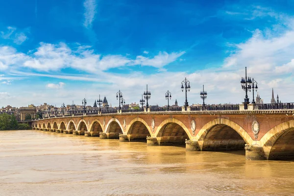 Pont de pierre in Bordeaux — Stockfoto