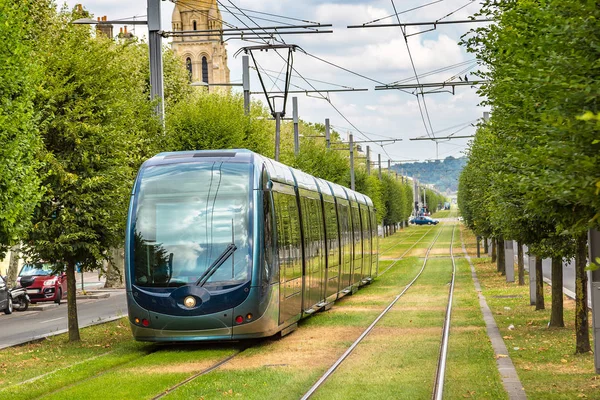 Modern city tram in Bordeaux — Stock Photo, Image