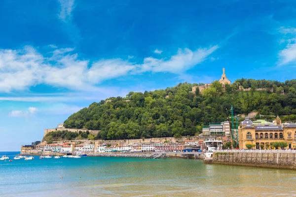 Alter hafen in san sebastian — Stockfoto