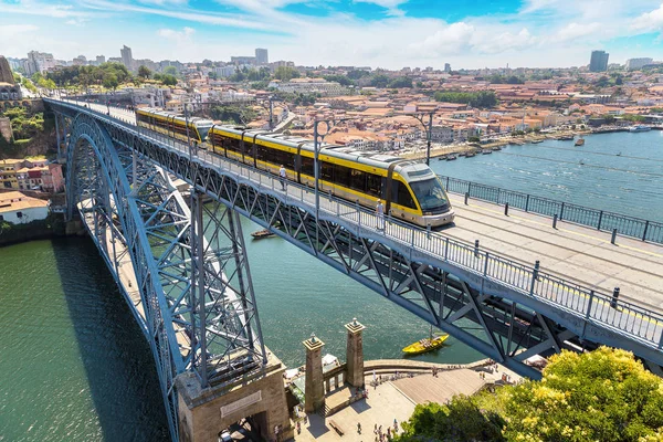 Dom Luis Köprüsü tren ile