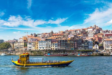 Turist tekne ve Douro Nehri 