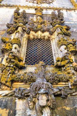 Manastırın İsa'nın cephe