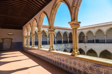 Ortaçağ Templar Kalesi merkezi kare