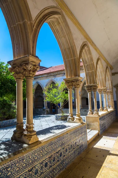 Praça central do castelo medieval templário — Fotografia de Stock