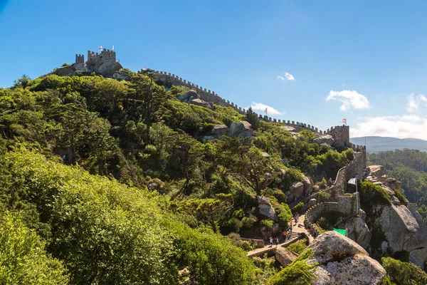 Замок маврів в місті Sintra — стокове фото